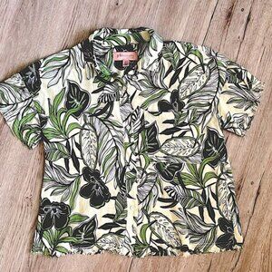 Cute Vintage-style, botanical rayon boxy button shirt
